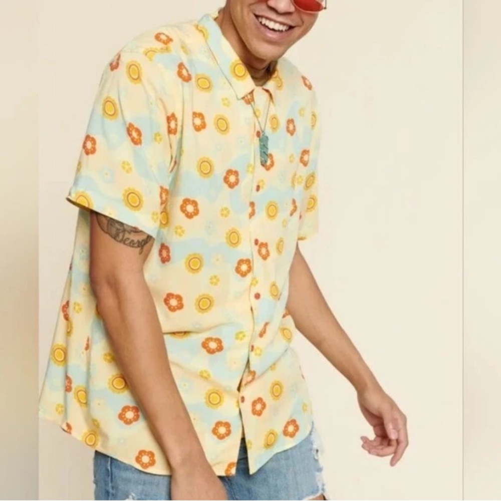 Earthbound Co. Men’s Button Up Shirt Flower Power Hippie 70s Retro Groovy Large